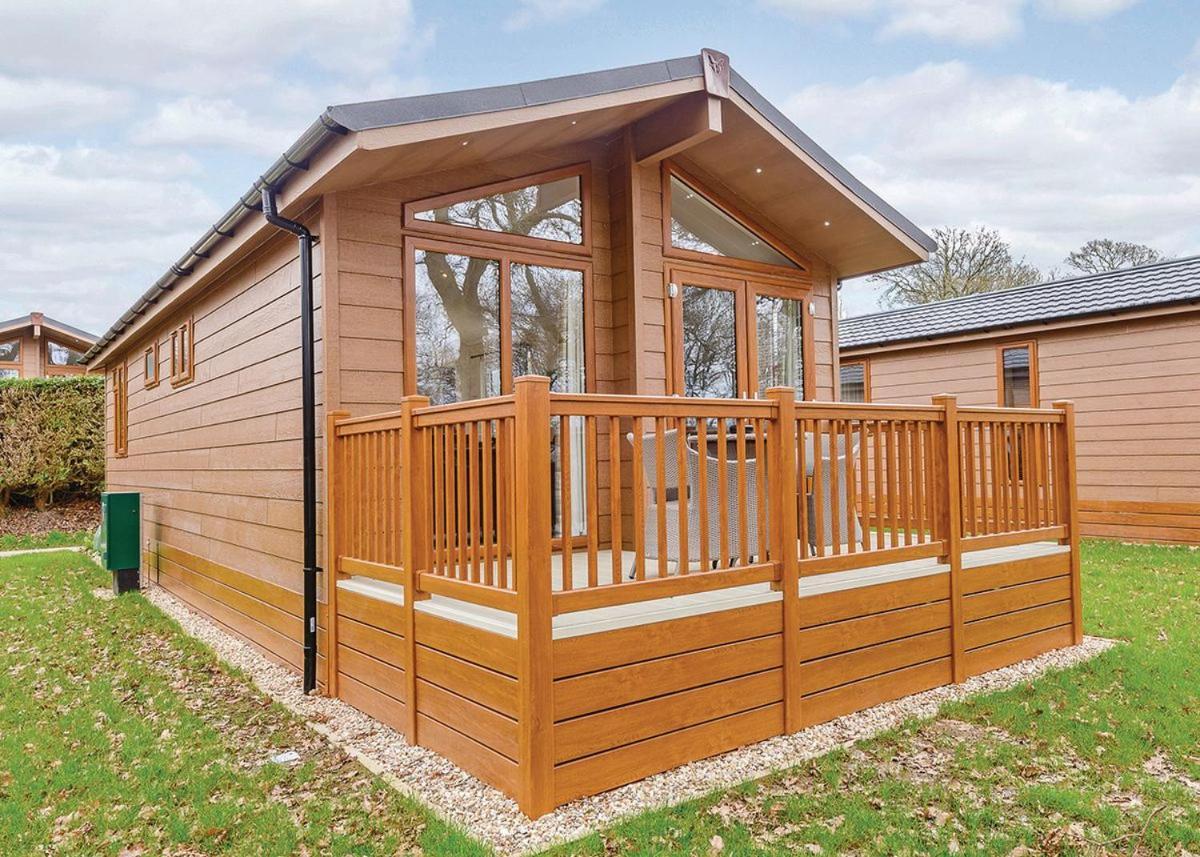 Wareham Forest Lodge Retreat Lytchett Minster Exterior foto